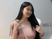 فتاة صينية جميلة نقية